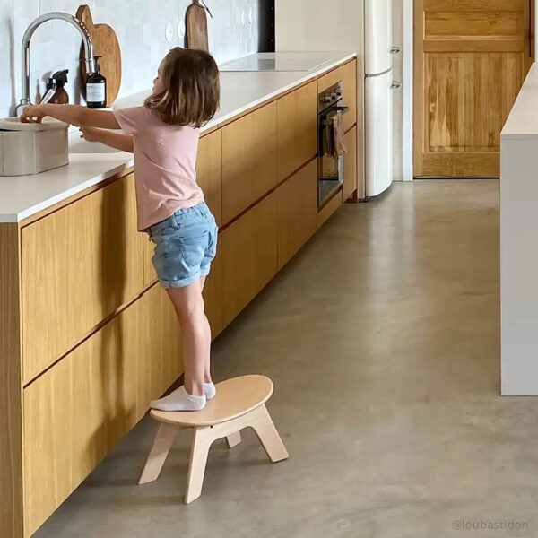 Viletto Kids Stool – Durable & Lightweight Seating - Image 4